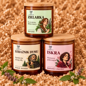 Piramida świec Pure Character: Zielarka na górze, Strażnik Dymu i Iskra na dole.